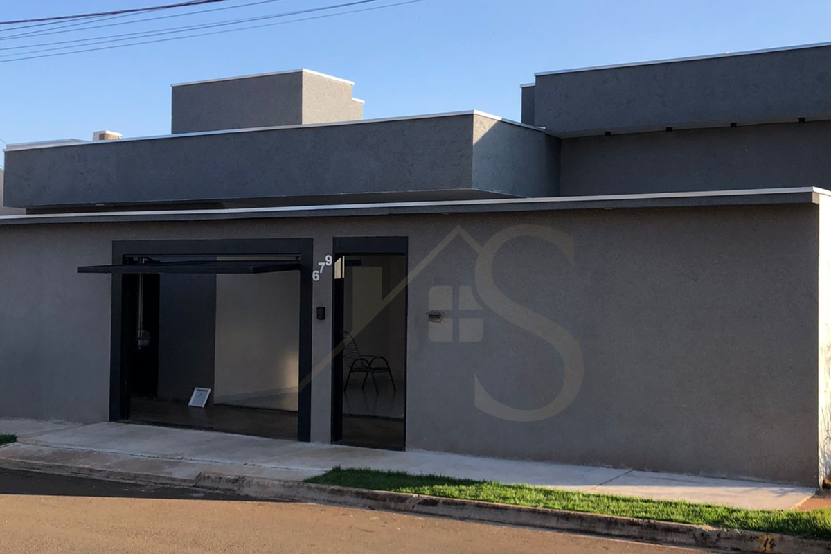 Casa com Piscina à venda